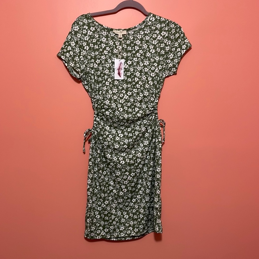 Jessica Simpson Green & White Flower Dress